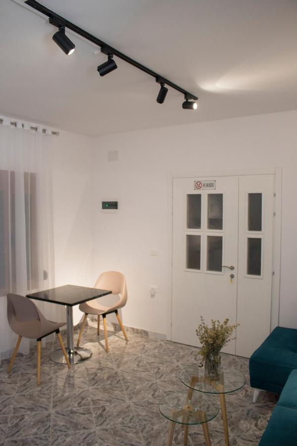 Vila Shehaj Luxury Apartment Vlorë Екстериор снимка